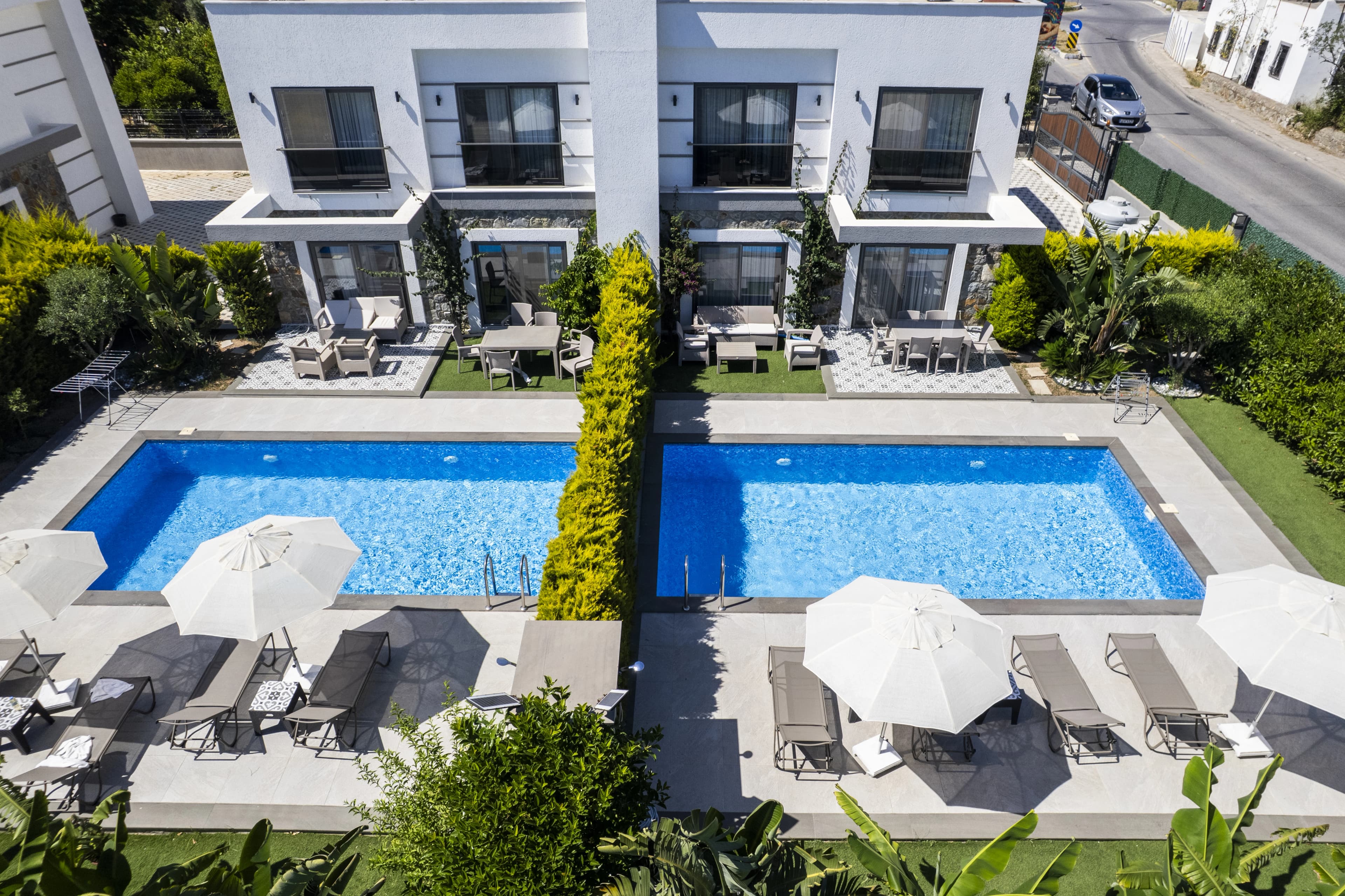 Bodrum Yalıkavak'ta marina ve plajlara yakın özel havuzlu Villa Allure B