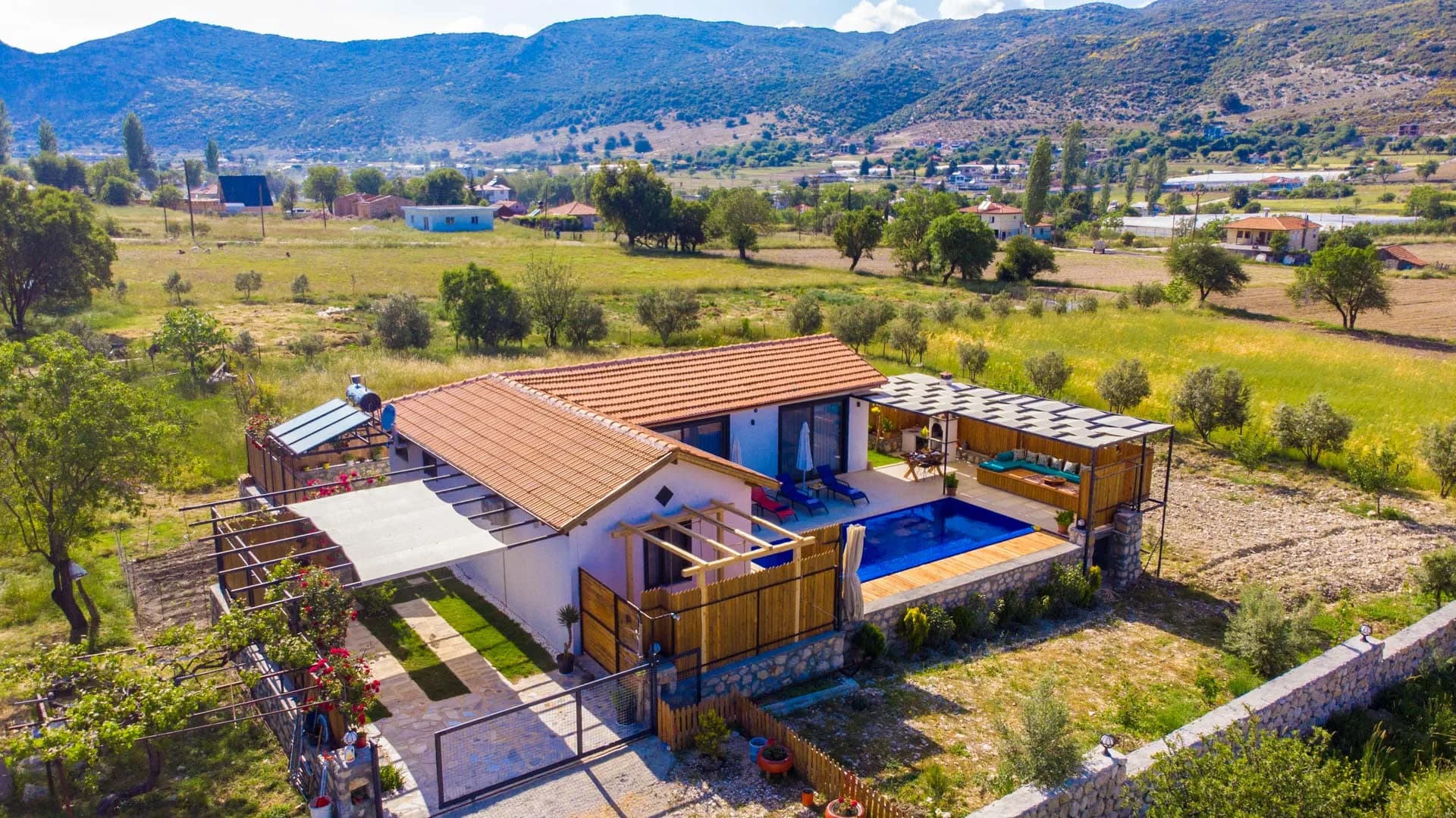 Kalkan Sarıbelen Villa Büşem özel havuzlu doğa manzaralı villa galeri gorseli 5