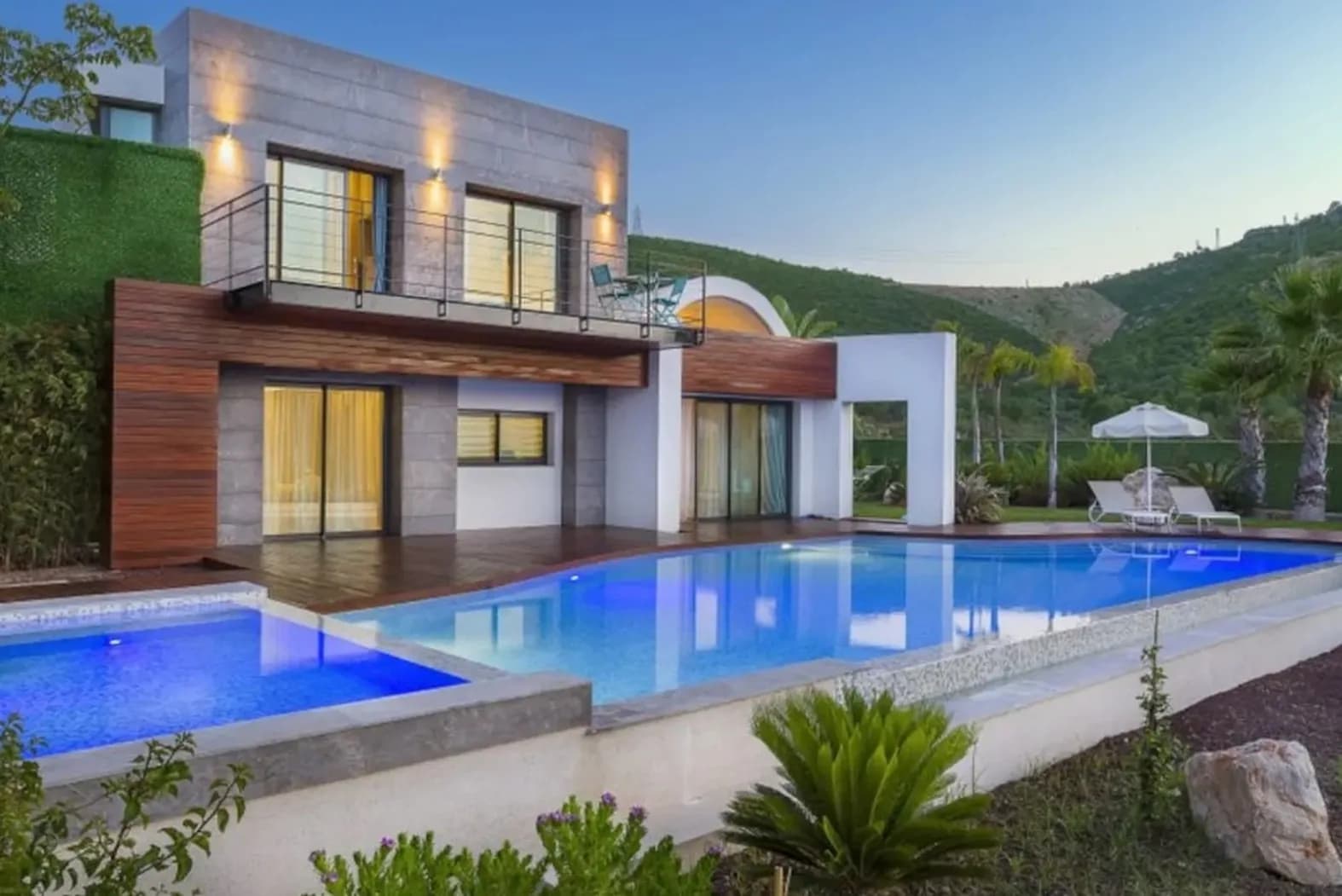 Bodrum Torba Villa Hill Deluxe korunaklı özel havuzlu lüks villa görünümü
