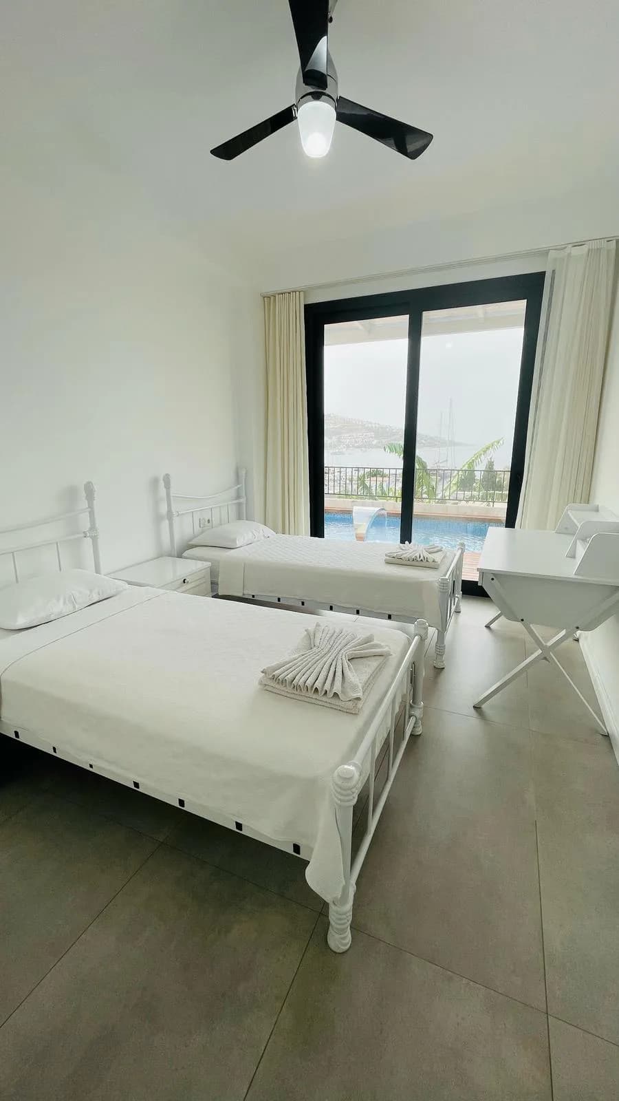Bodrum Gündoğan Villa Kuvars deniz manzaralı özel havuzlu villa galeri gorseli 2