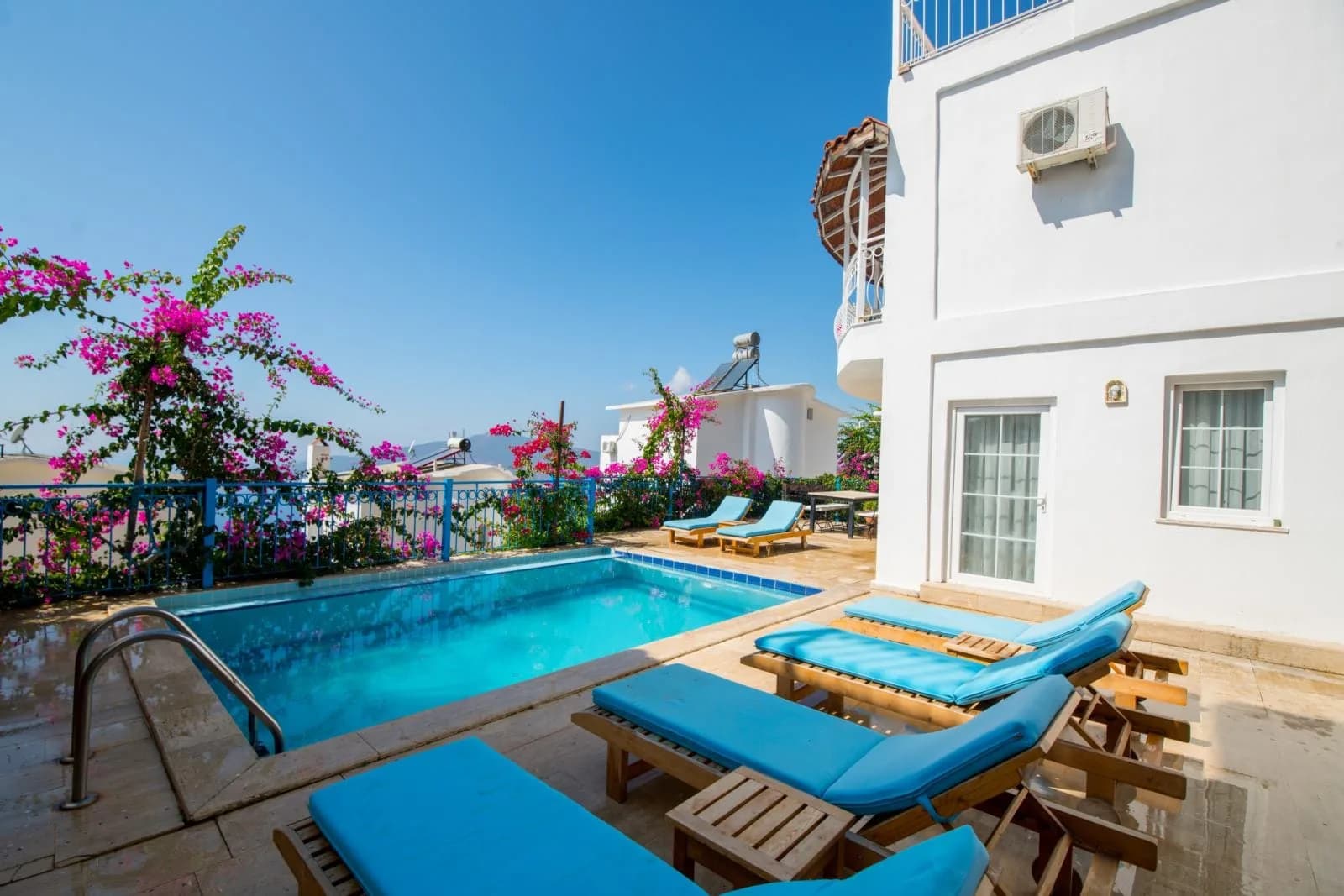 Kalkan Kördere Villa Manzara Kördere deniz manzaralı özel havuzlu lüks villa