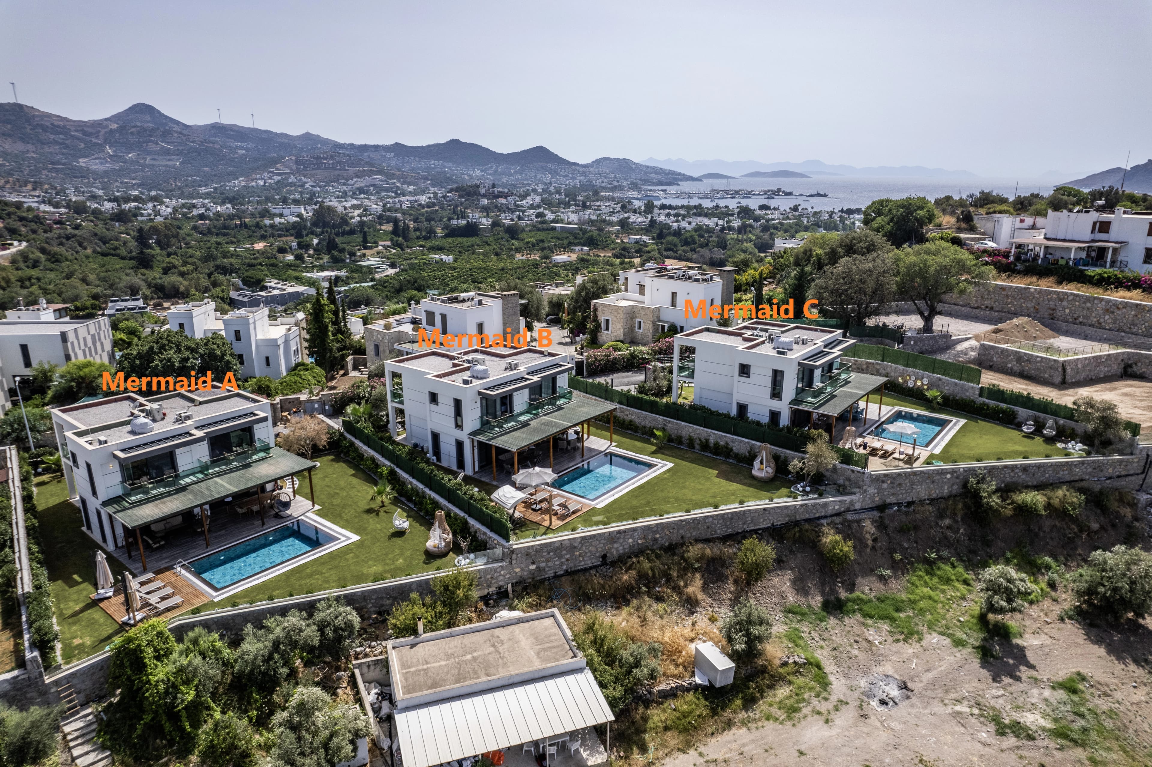 Bodrum Yalıkavak Tilkicik'te bulunan deniz manzaralı lüks Villa Mermaid ve özel havuzu