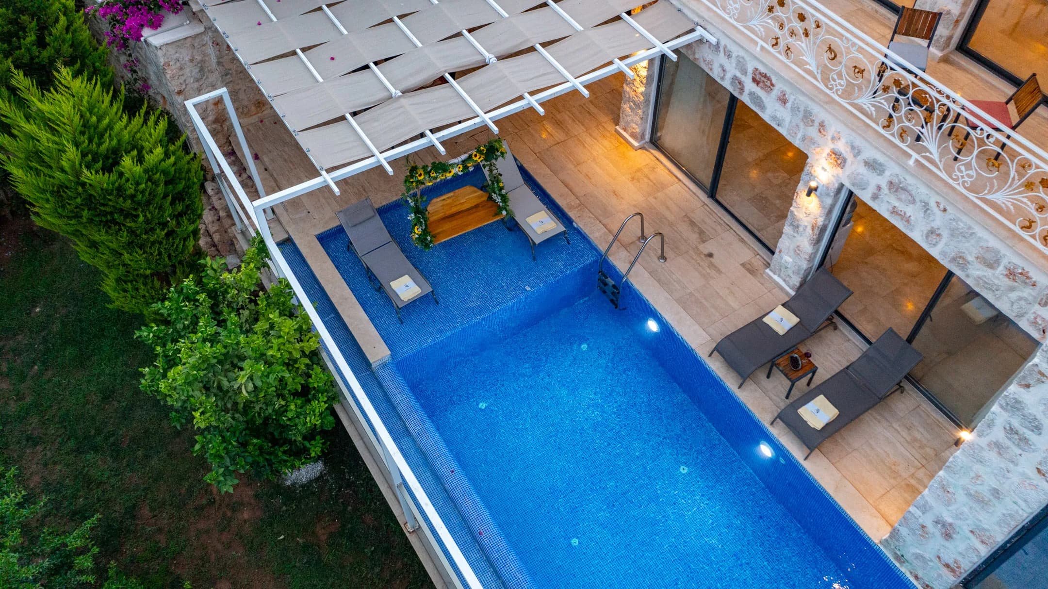 Kalkan İslamlar Villa Narin 4 ısıtmalı kapalı havuzlu lüks aile villası
