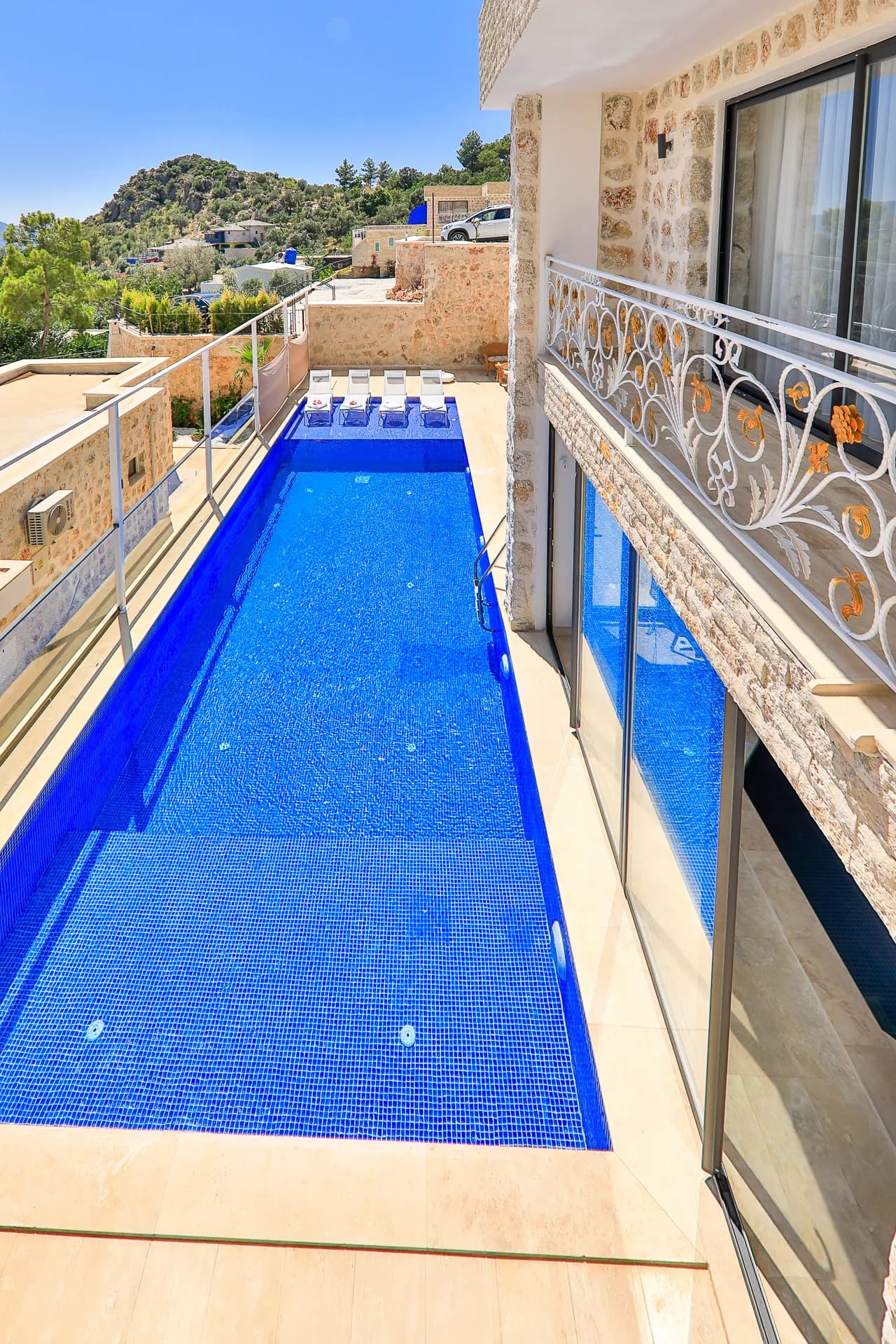 Kalkan İslamlar Villa Narin 5 ısıtmalı kapalı havuzlu lüks aile villası galeri gorseli 5
