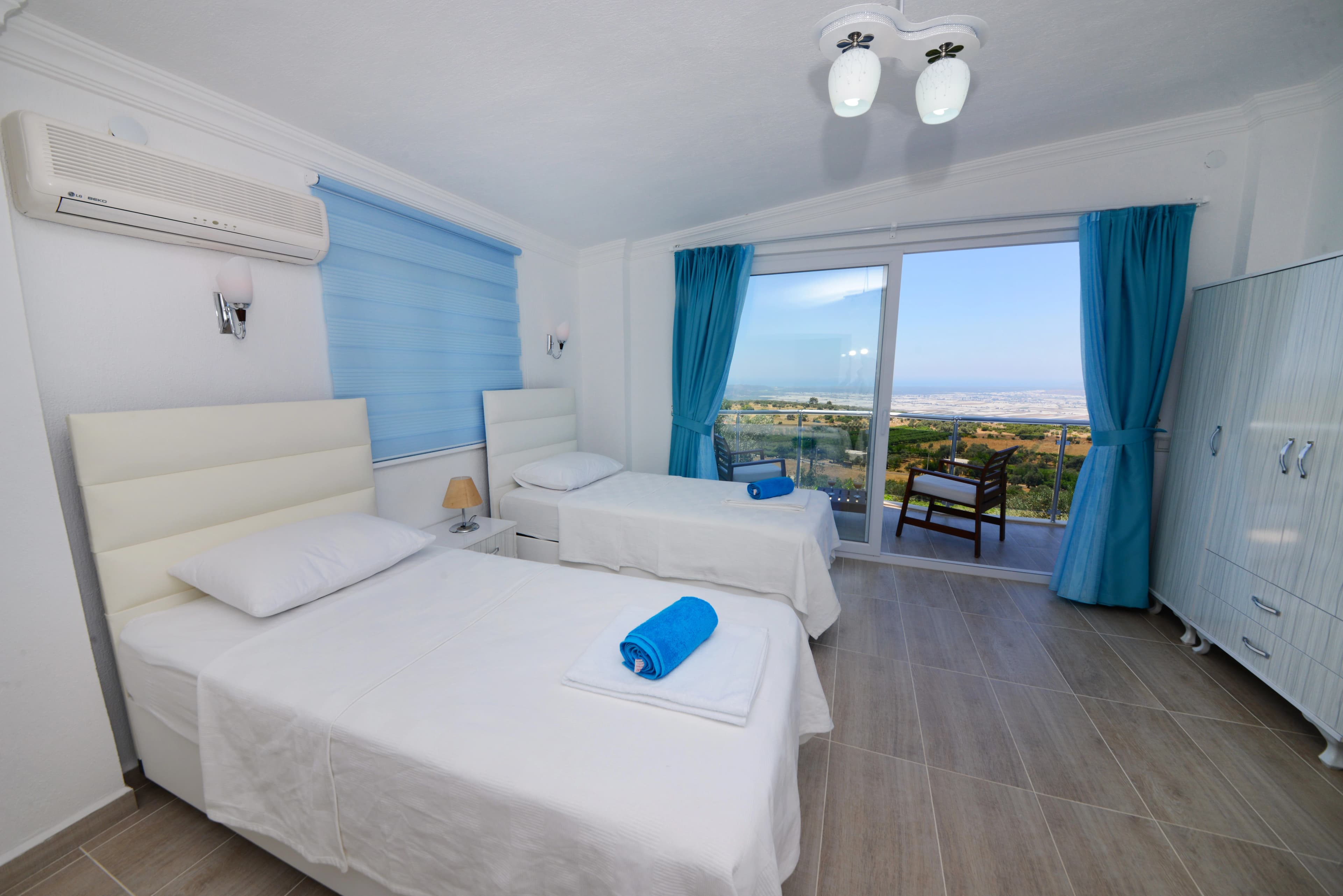 Kalkan Üzümlü'de doğa manzaralı korunaklı özel havuzlu Villa Ozgur galeri gorseli 2