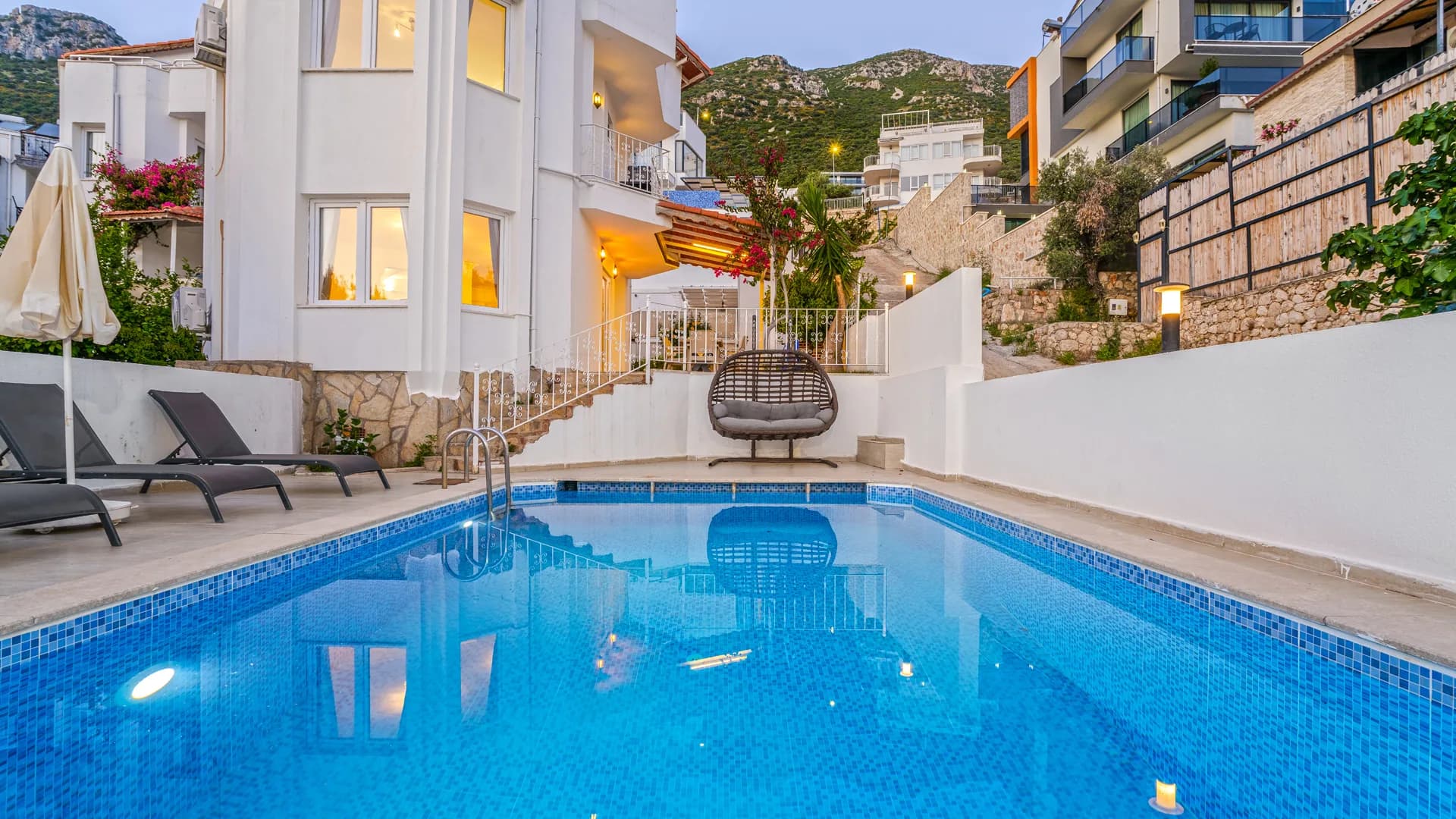 Kalkan Kızıltaş'ta panoramik deniz manzarasına sahip lüks Villa White House galeri gorseli 3
