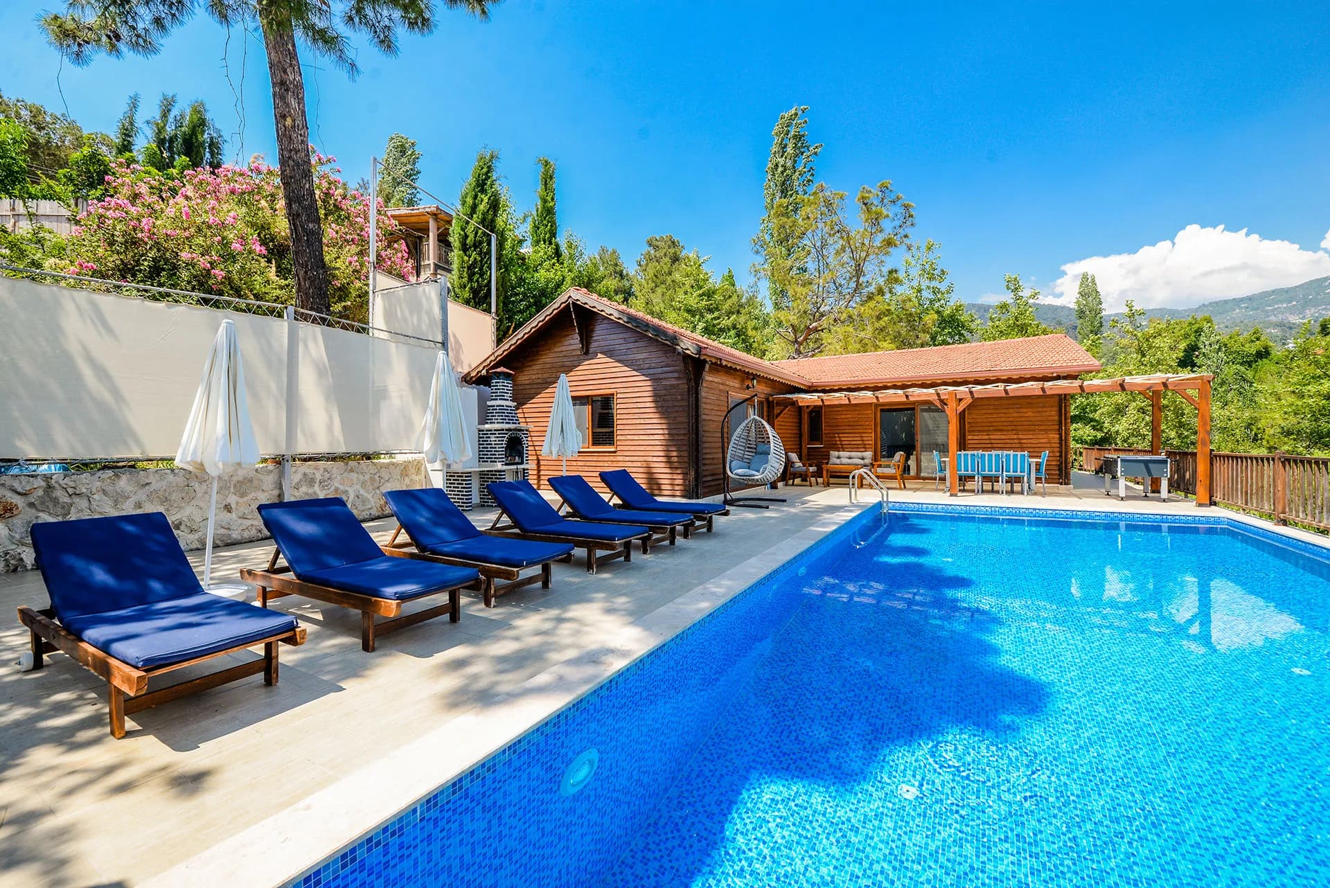 Kalkan İslamlar Villa Woody ahşap dizaynlı özel havuzlu villa