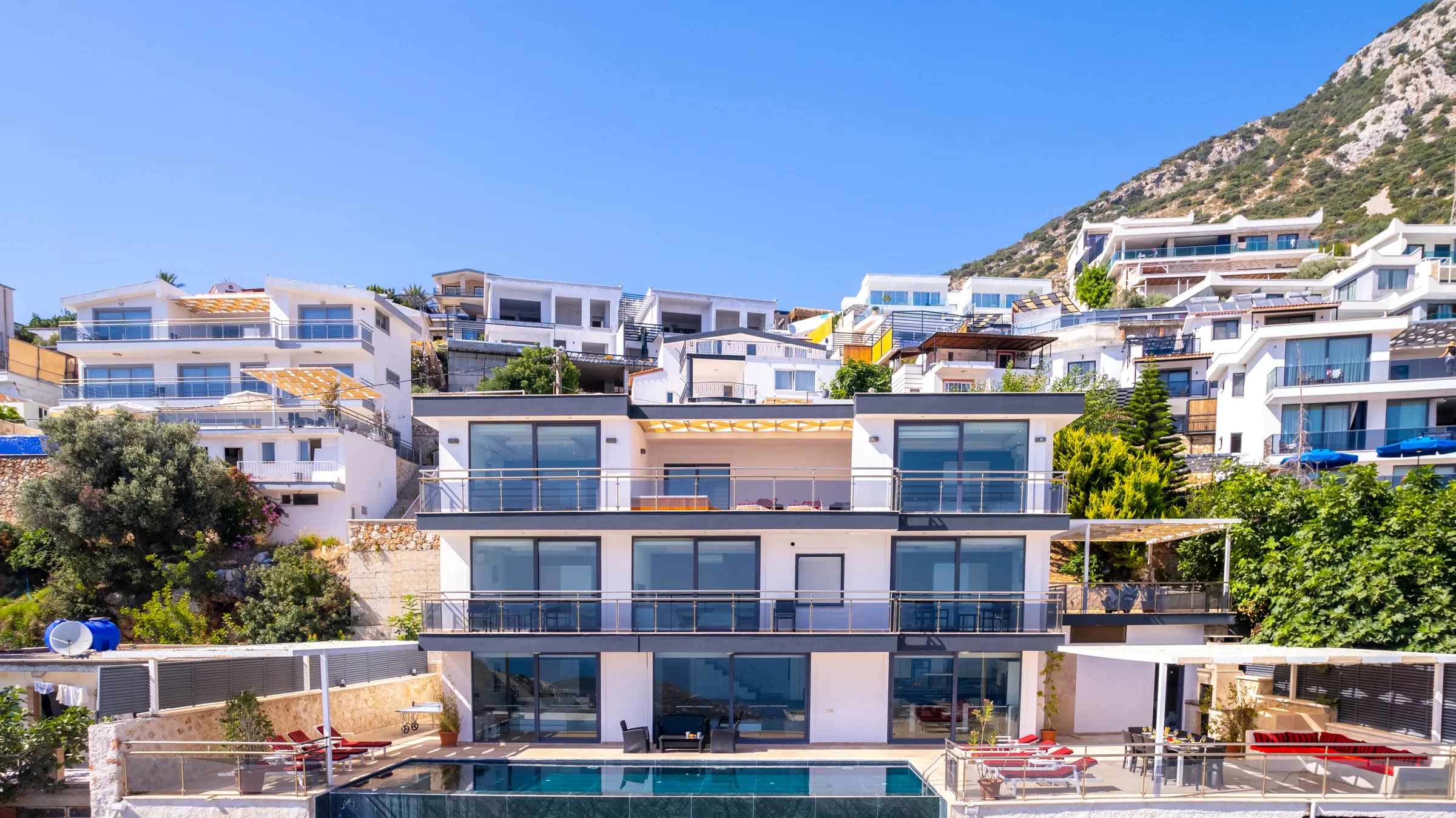 Kalkan Akbel Elit 1 deniz manzaralı özel havuzlu lüks villa