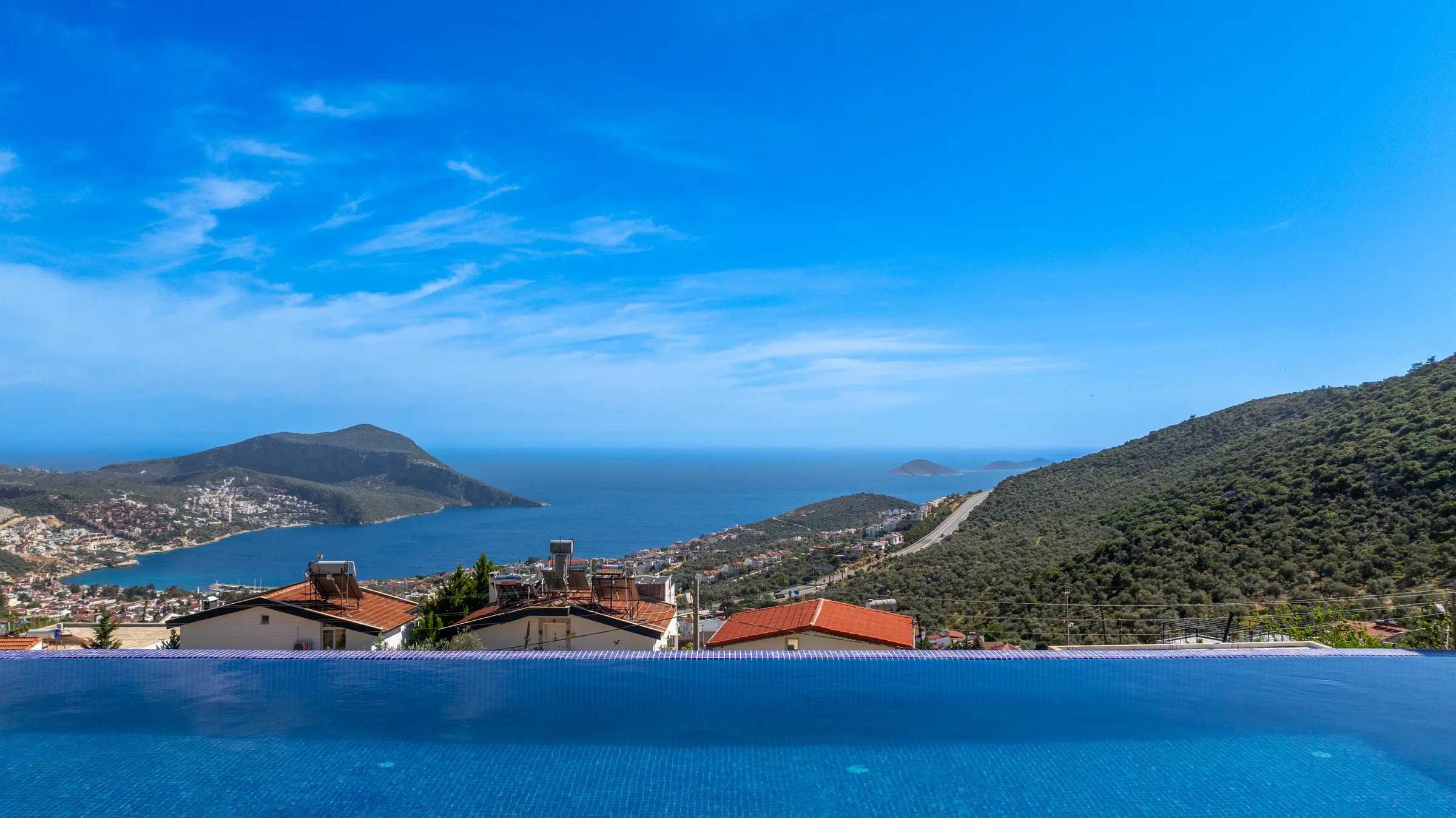 Kalkan Akbel Elit 3 deniz manzaralı özel havuzlu lüks villa