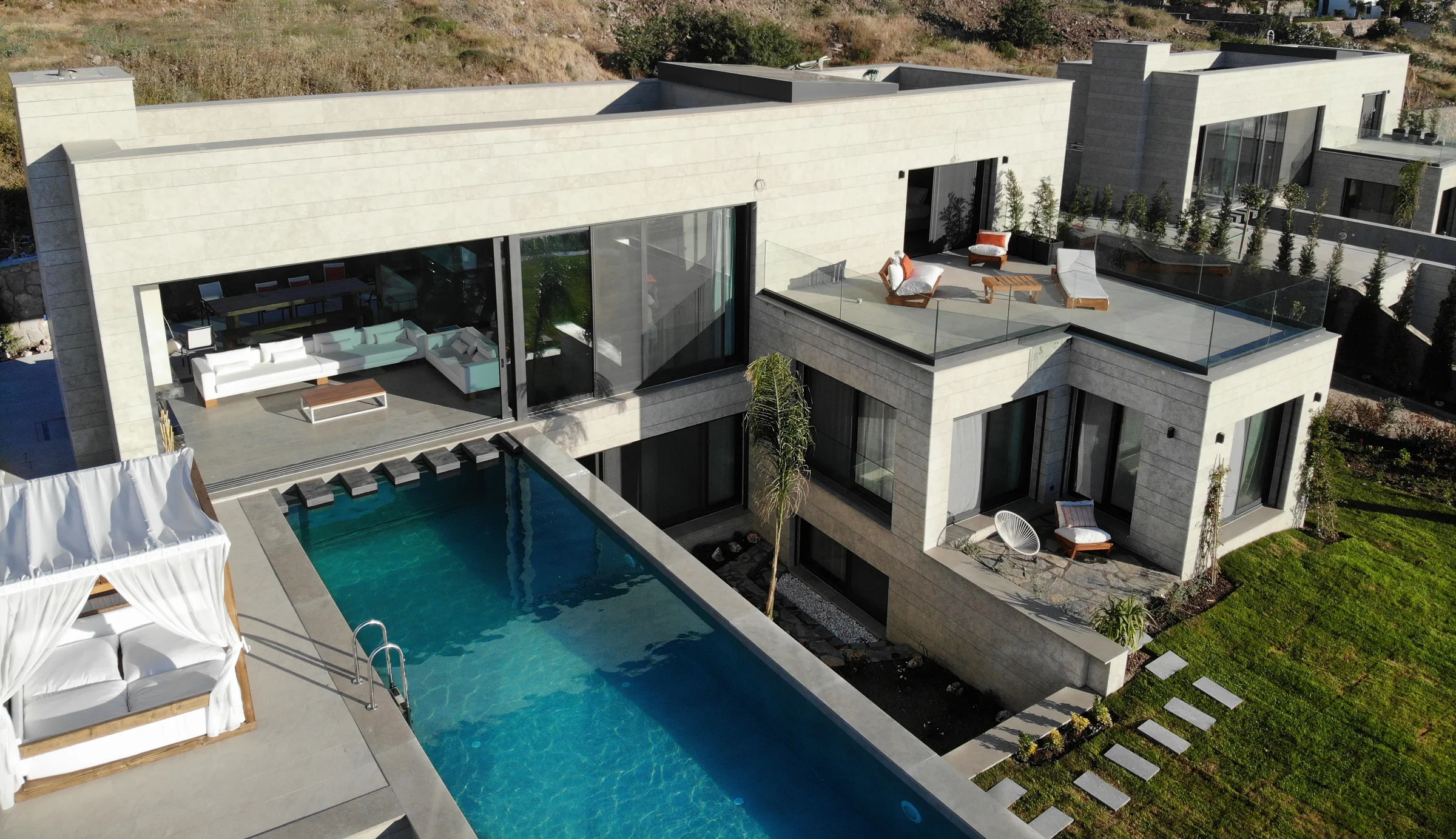 Bodrum Turgutreis Villa Admiral D-Marin manzaralı ultra lüks villa görünümü