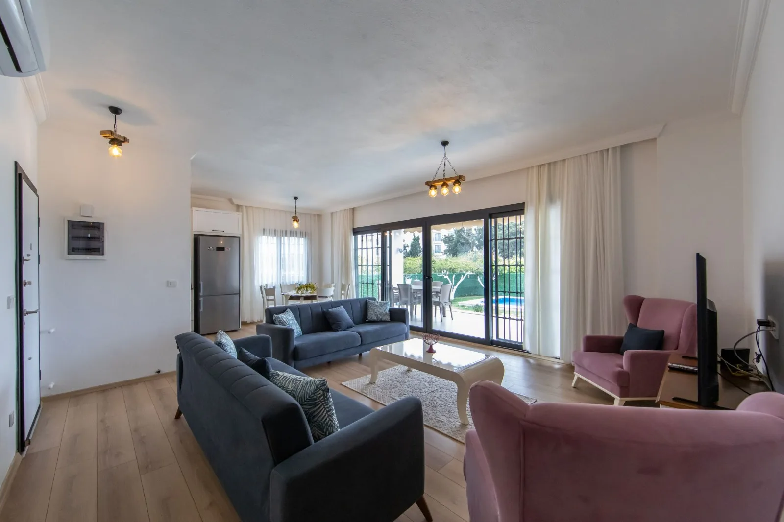 Bodrum Turgutreis Villa Aisa özel havuzlu lüks villa görünümü