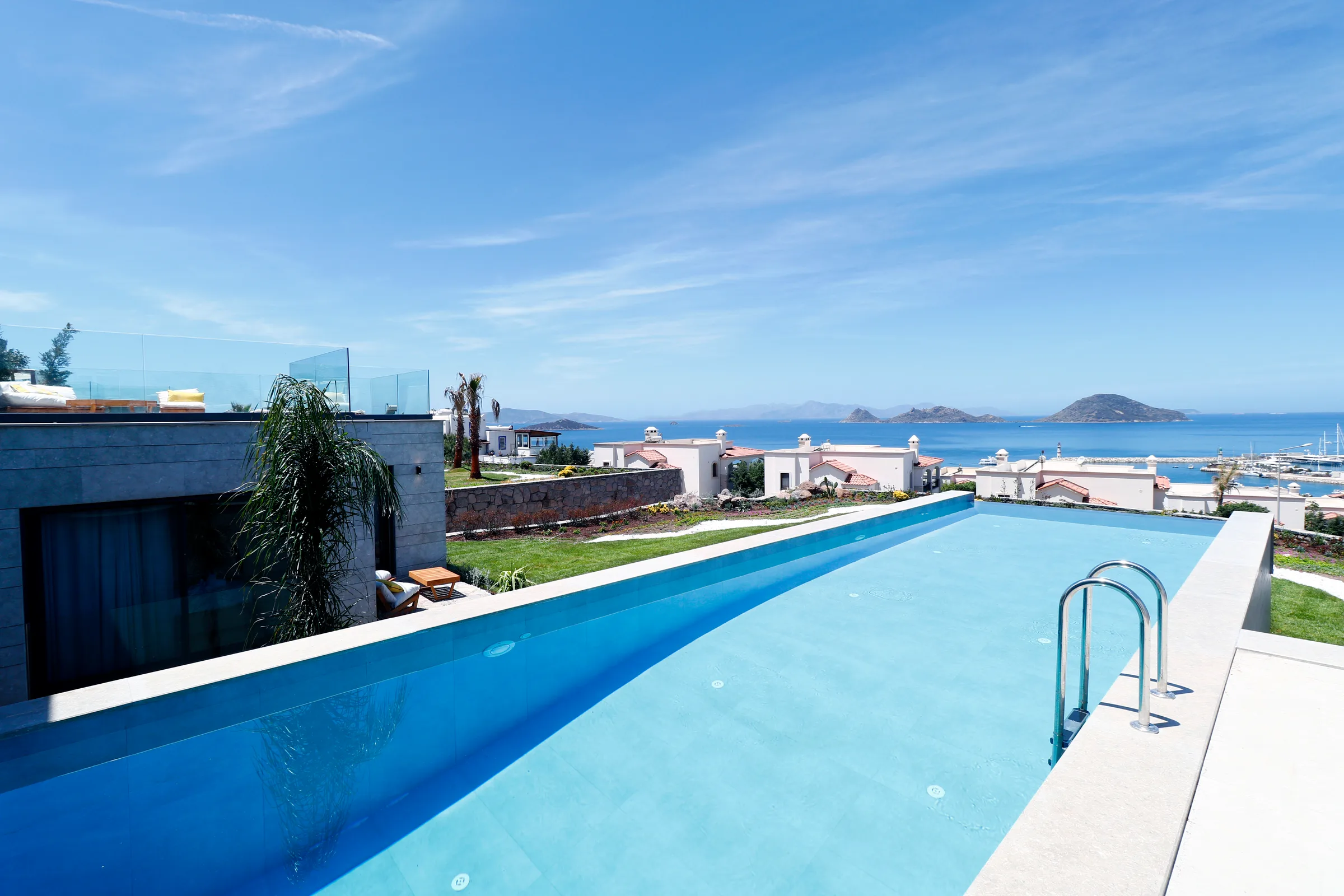 Bodrum Turgutreis Villa Aurora panoramik manzaralı ultra lüks villa