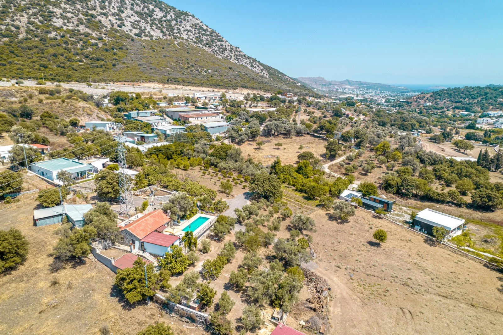 Bodrum Ortakent Villa Daisy korunaklı özel havuzlu villa görünümü
