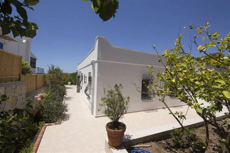 Bodrum Güvercinlik Villa Deniz denize sıfır taş villa