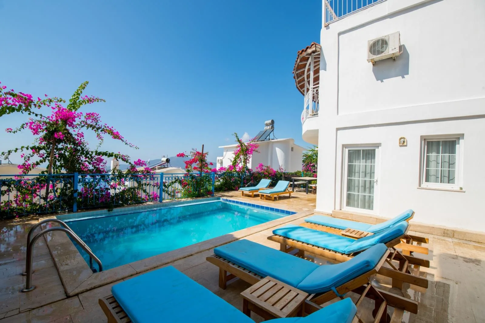 Kalkan Kördere Villa Manzara Kördere deniz manzaralı özel havuzlu lüks villa
