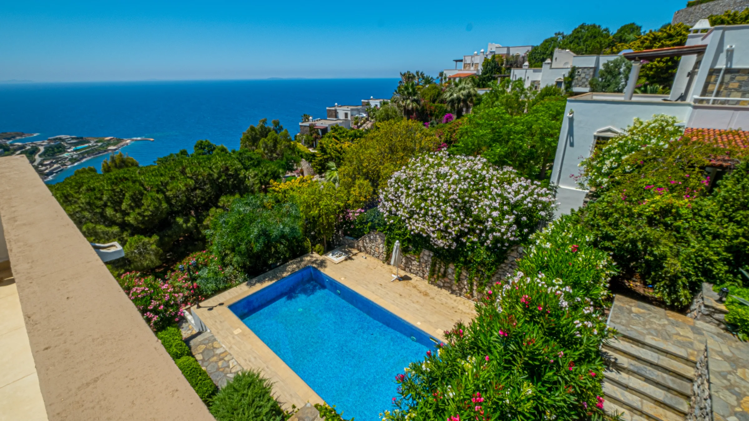 Bodrum Yalıkavak Villa Merlin denize sıfır özel havuzlu lüks villa
