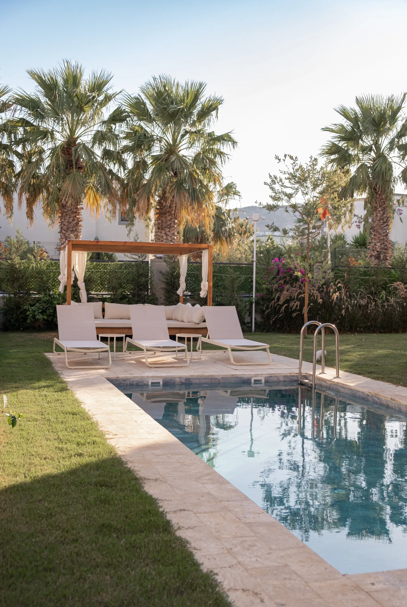 Bodrum Ortakent Villa Mimosa özel havuzlu lüks villa görünümü
