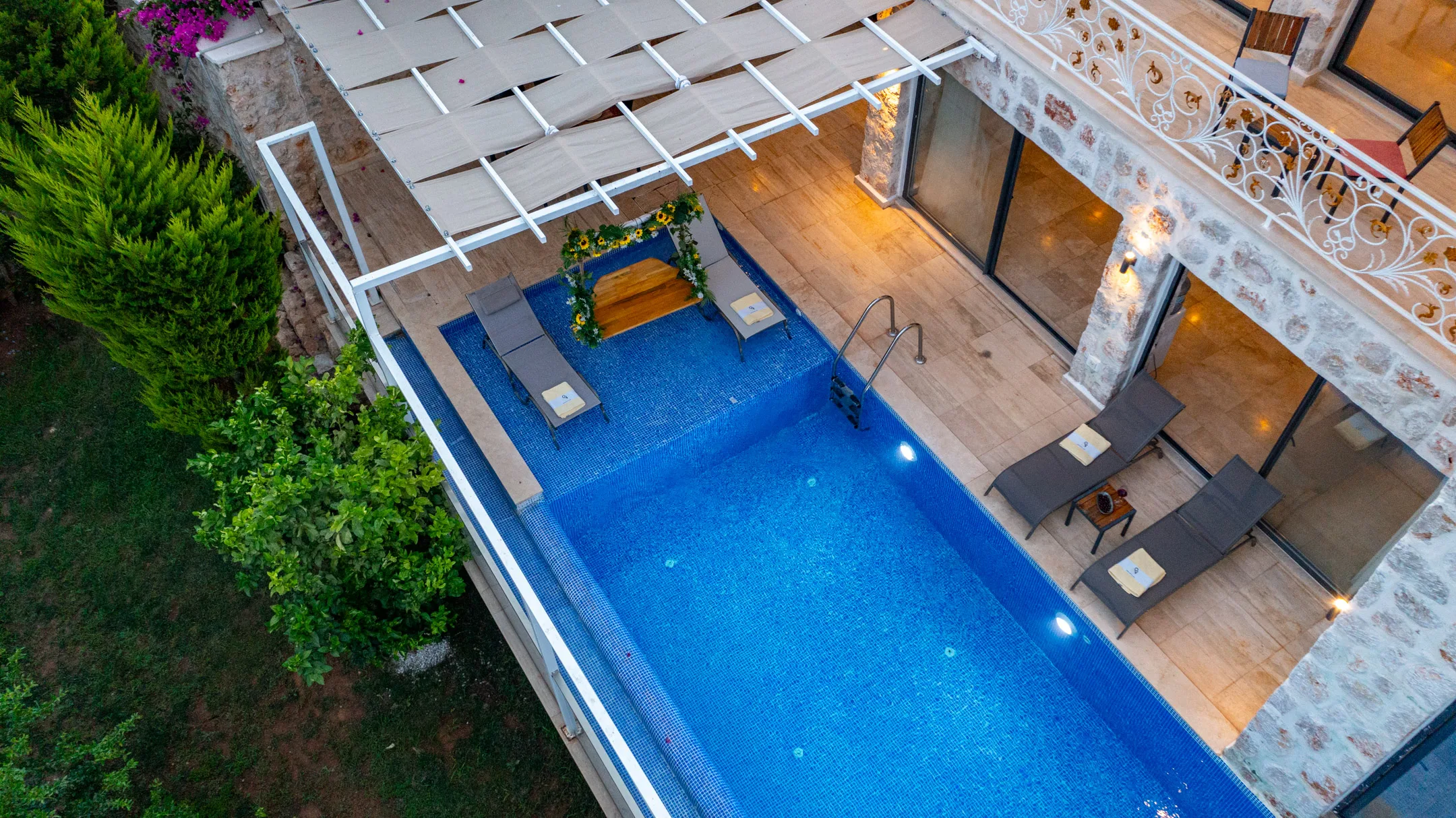 Kalkan İslamlar Villa Narin 4 ısıtmalı kapalı havuzlu lüks aile villası