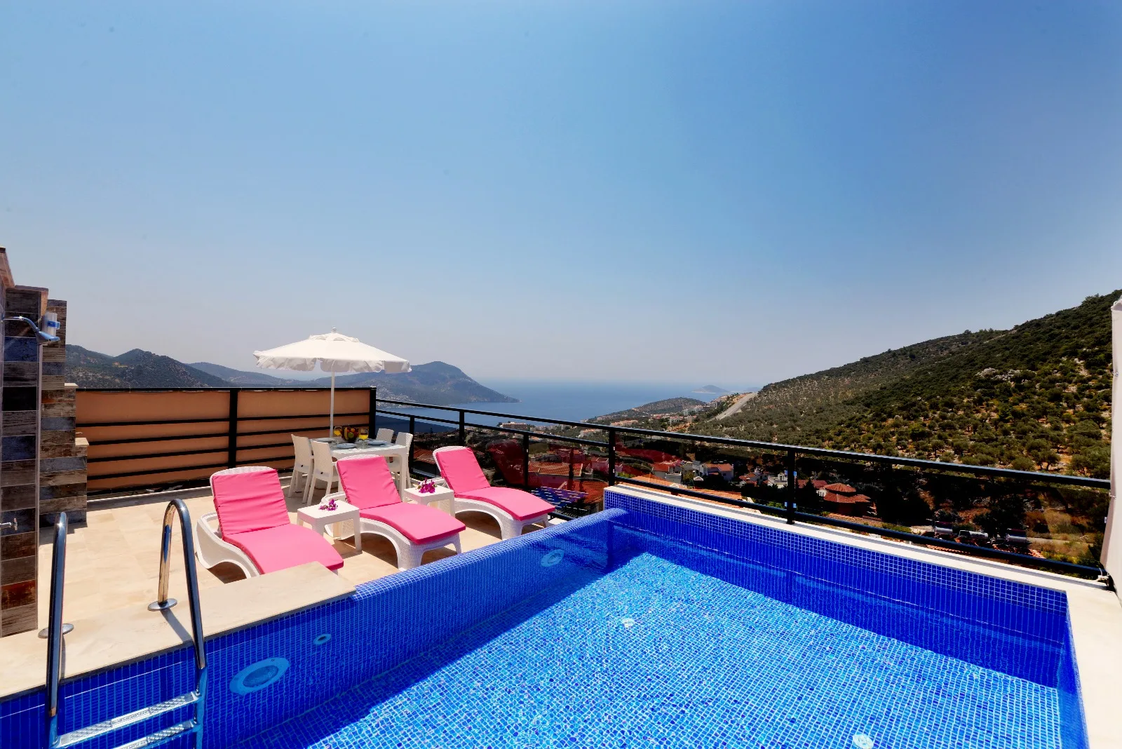 Kalkan Akbel Villa Sky Çatı deniz manzaralı özel havuzlu lüks apart