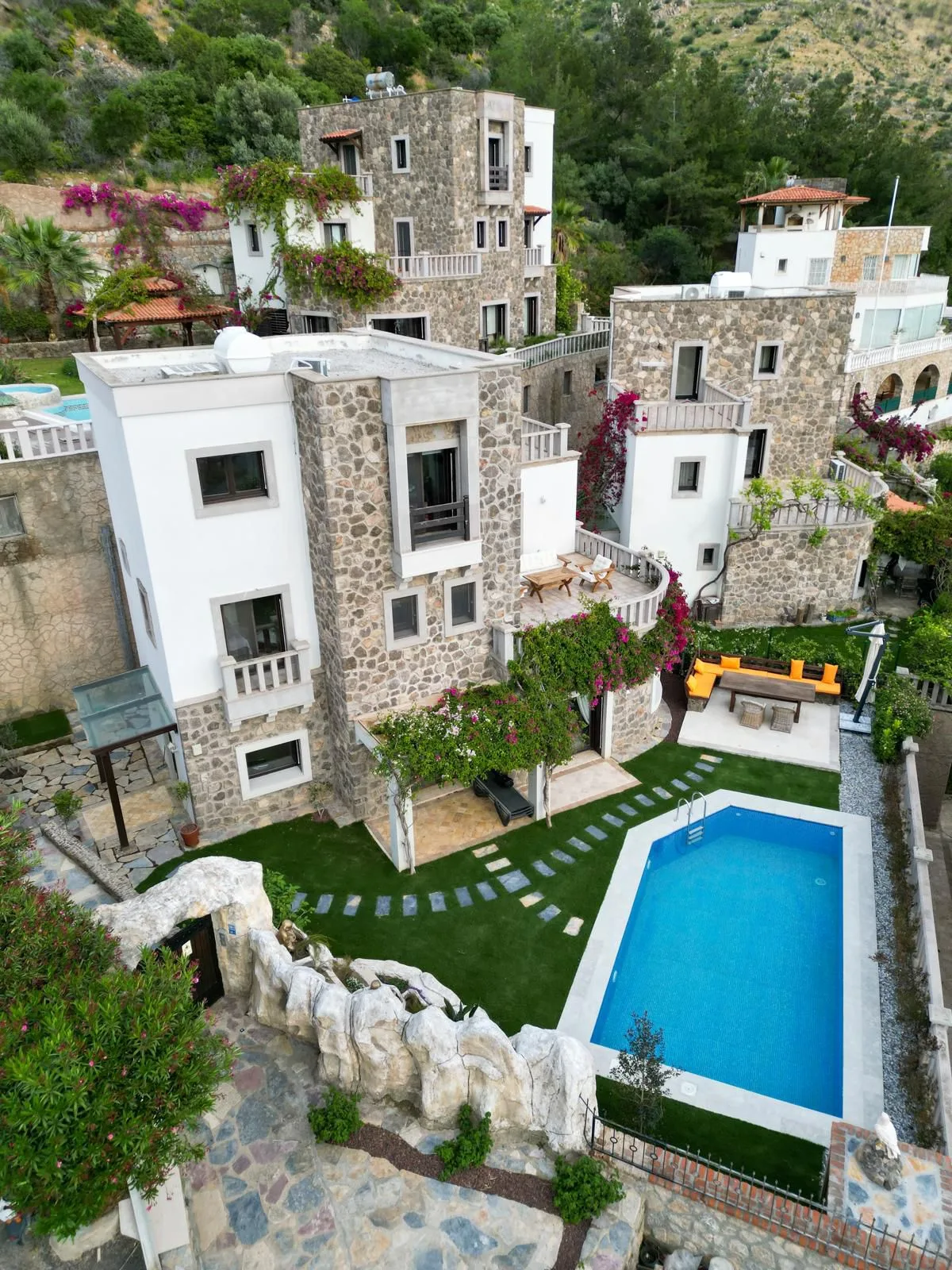 Bodrum Kumbahçe Villa Stone deniz manzaralı özel havuzlu villa